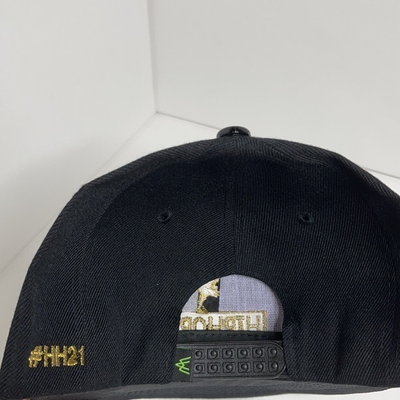 BLACK/GOLD HIPHOP21 FAUX ANIMAL SKIN SNAPBACK❗️ - Picture 3 of 4